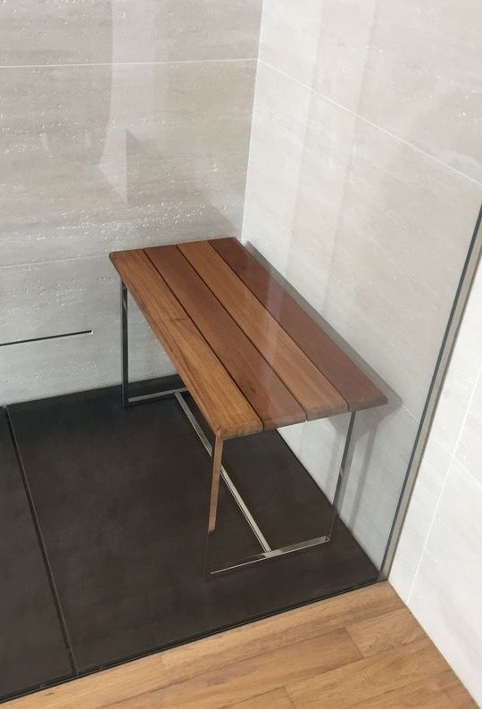 Douche siege portrait 3